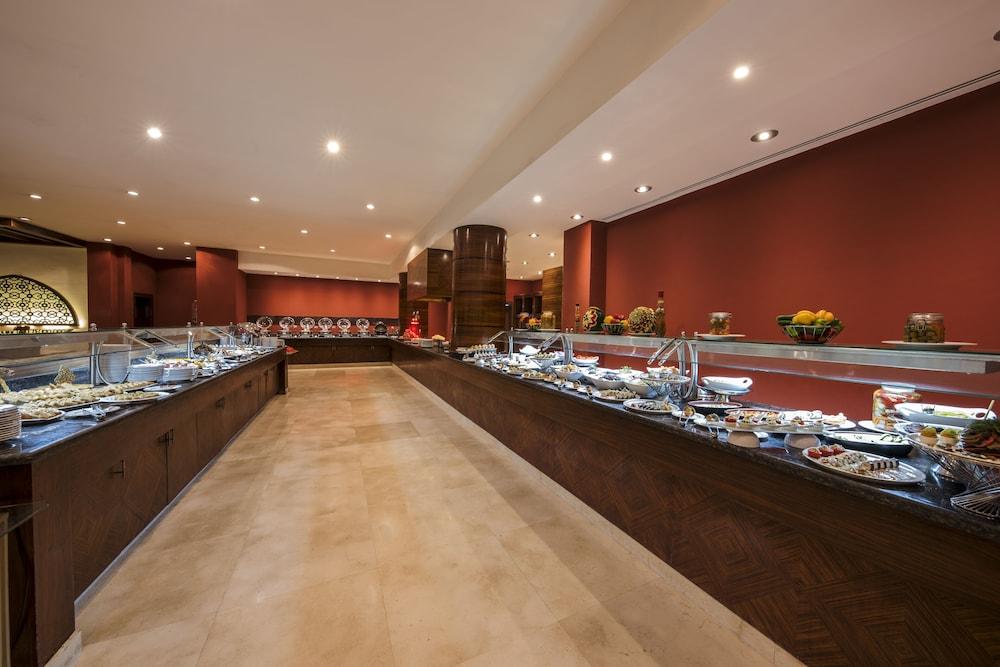 Helnan Dreamland Hotel 6th of October City Exteriör bild The buffet at the Grand Hyatt Hotel, Amman, Jordan