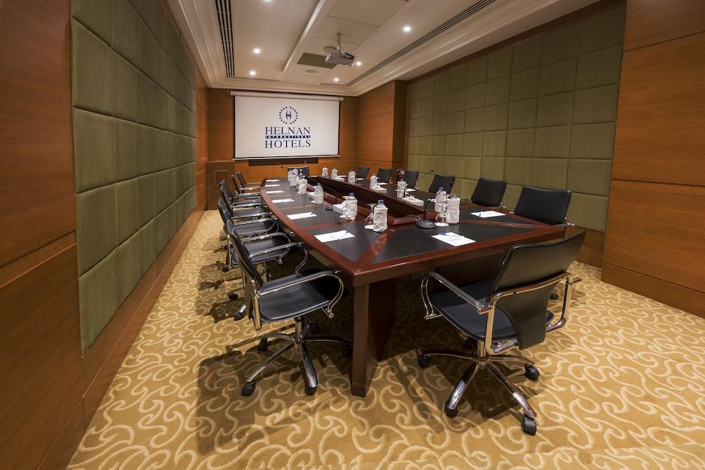 Helnan Dreamland Hotel 6th of October City Exteriör bild Meeting room