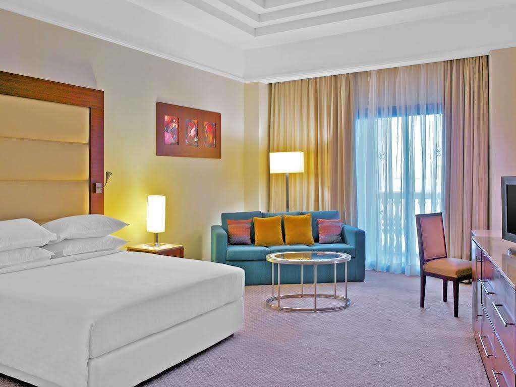 Helnan Dreamland Hotel 6th of October City Exteriör bild Deluxe room
